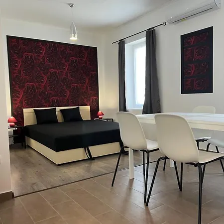 Balifornia Apartment *