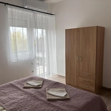 Balifornia Apartment *